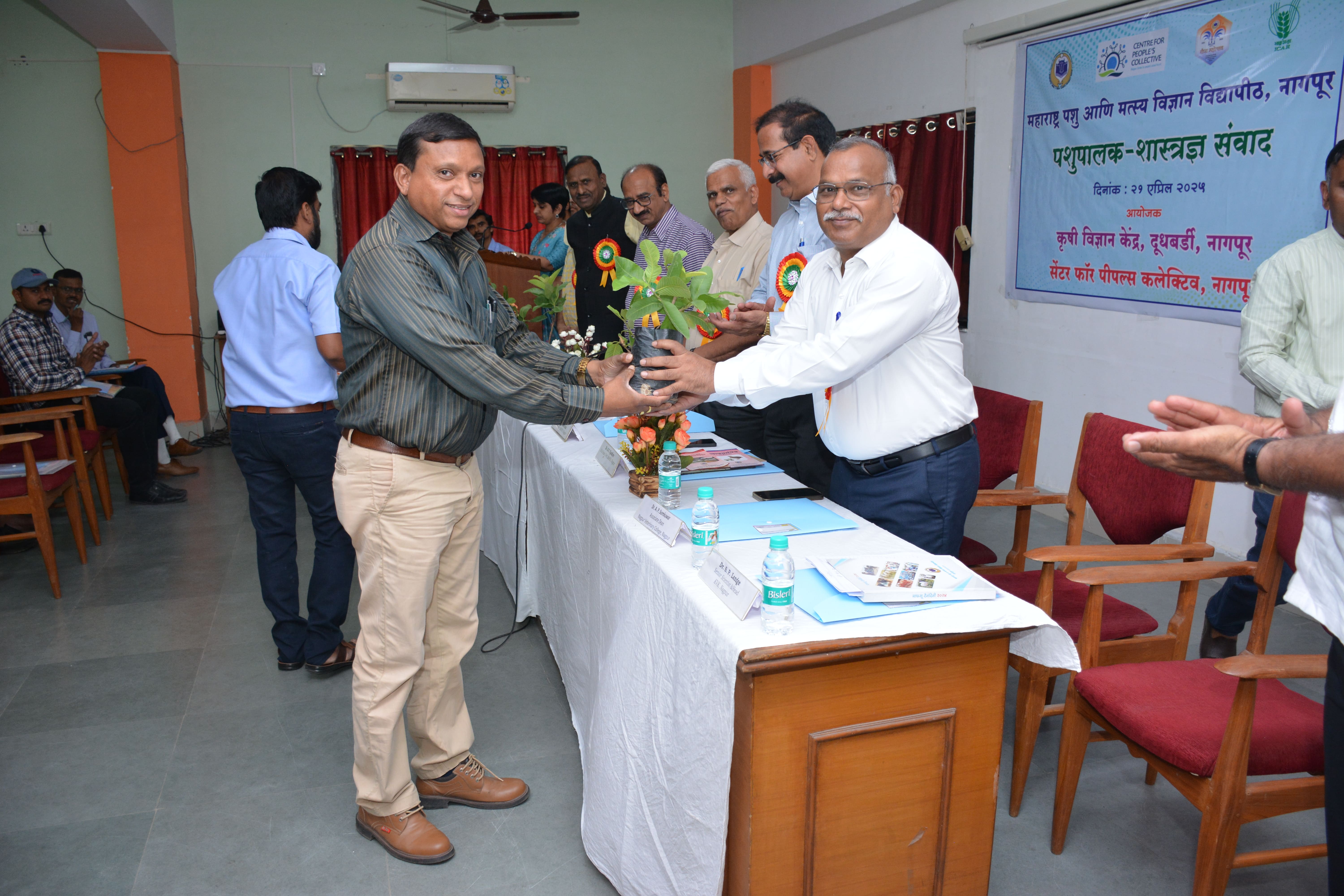 Farmers-Scientist Meet by KVK Nagpur (10).JPG